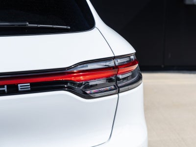 2026 Porsche Macan AWD