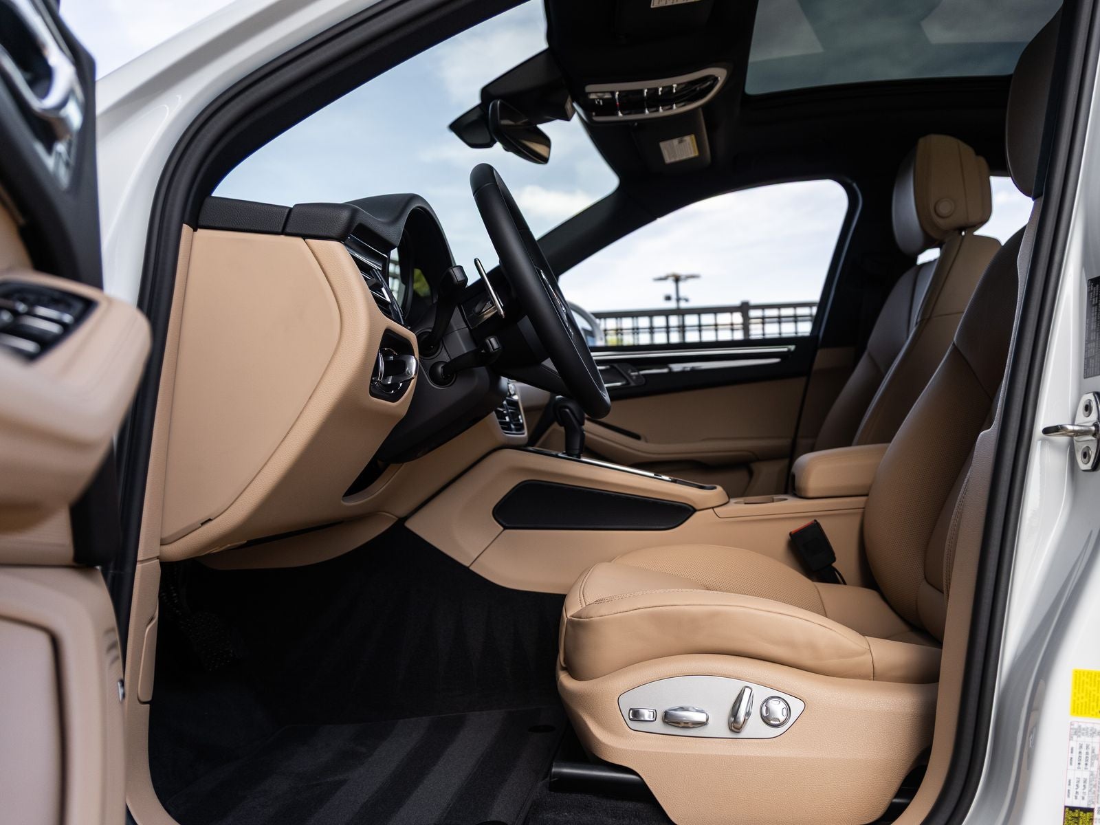 2026 Porsche Macan AWD