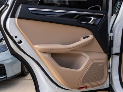 2026 Porsche Macan AWD