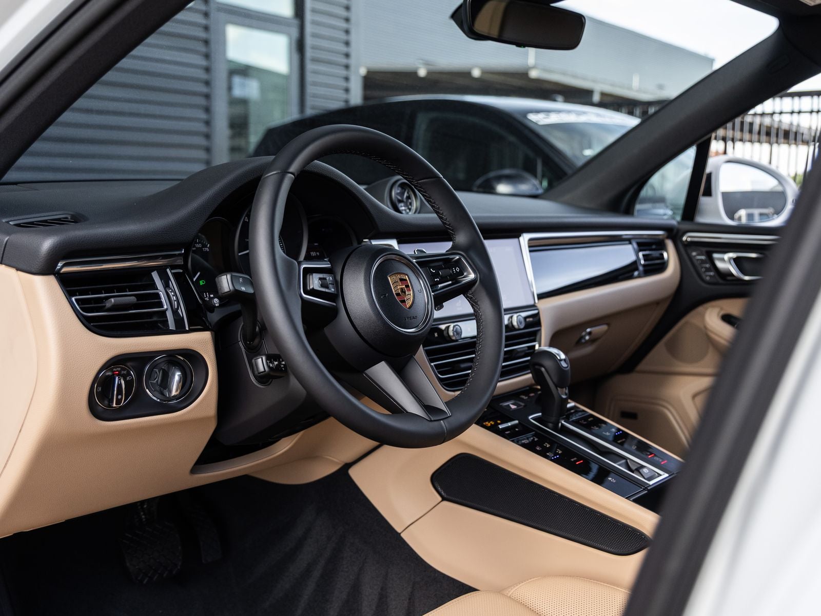 2026 Porsche Macan AWD