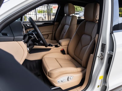 2026 Porsche Macan AWD