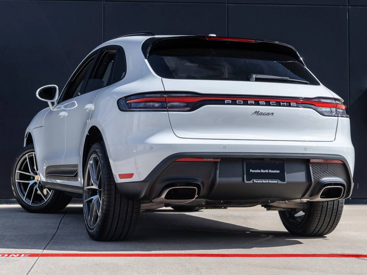 2026 Porsche Macan AWD