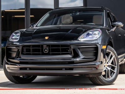 2026 Porsche Macan AWD