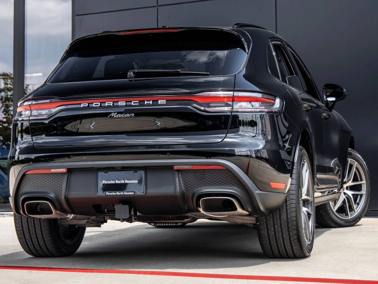 2026 Porsche Macan AWD