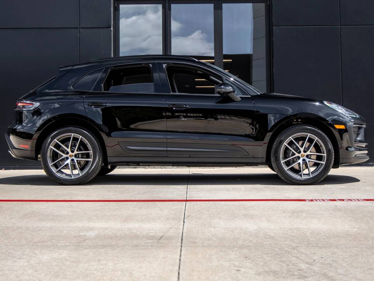2026 Porsche Macan AWD