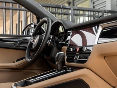 2026 Porsche Macan AWD