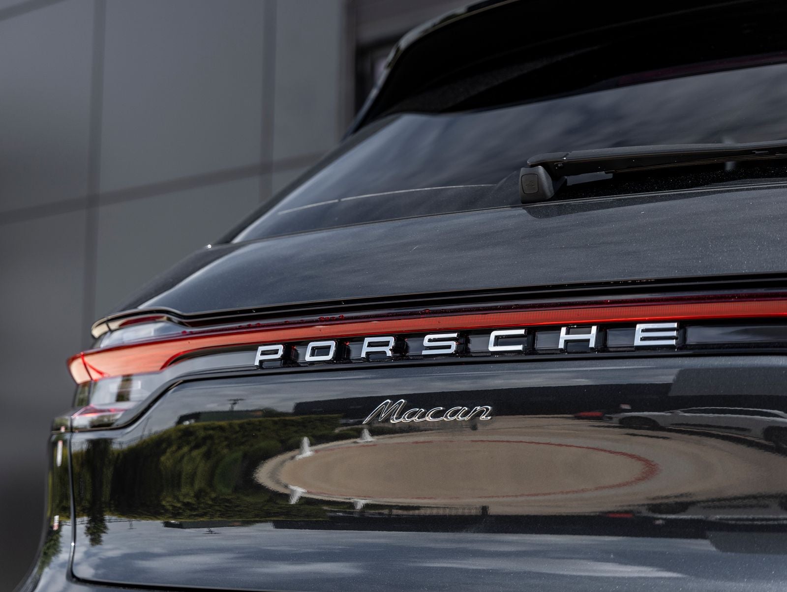 2026 Porsche Macan Base