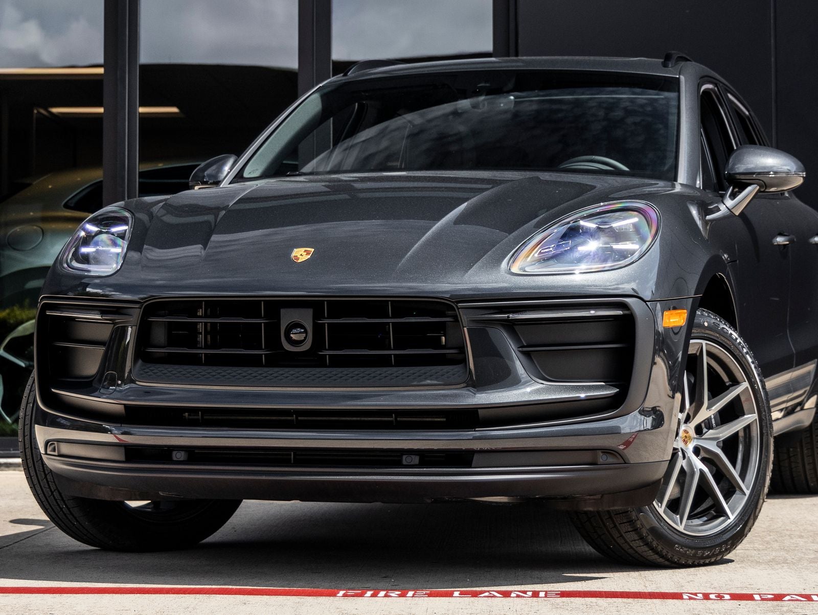 2026 Porsche Macan Base