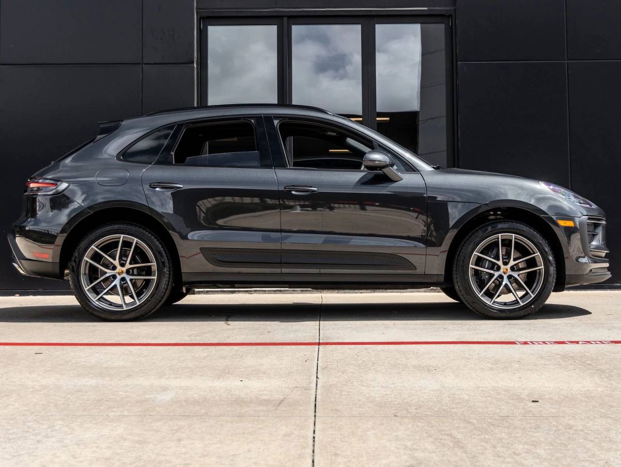 2026 Porsche Macan Base