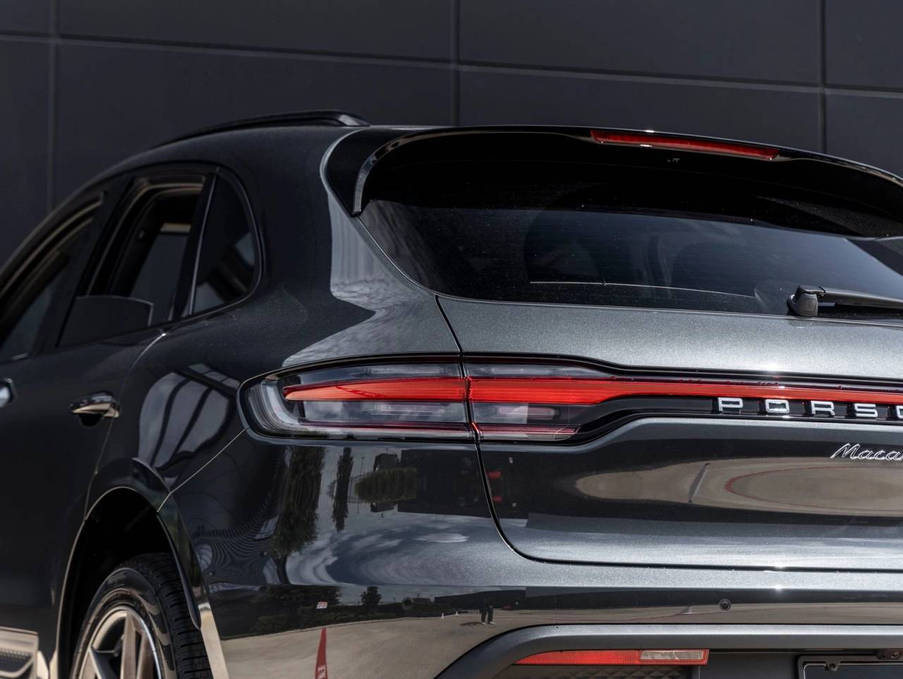 2026 Porsche Macan Base