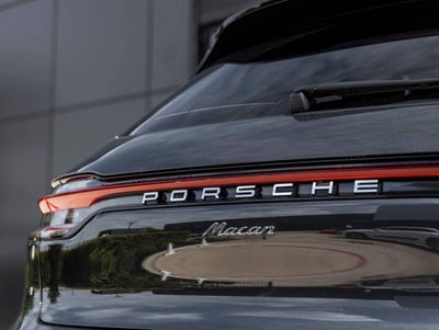 2026 Porsche Macan Base