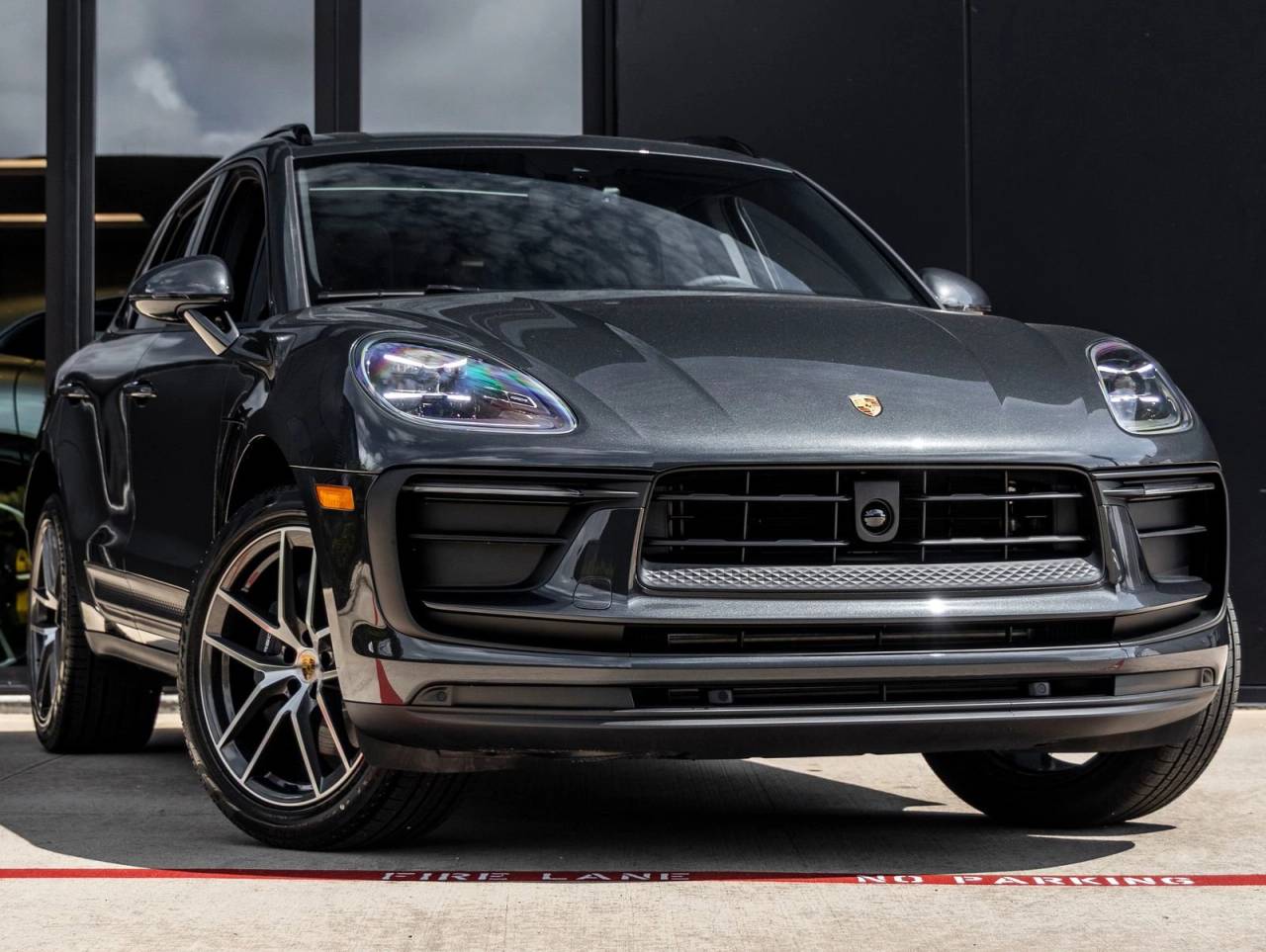 2026 Porsche Macan Base