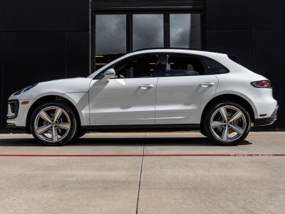 2026 Porsche Macan Macan