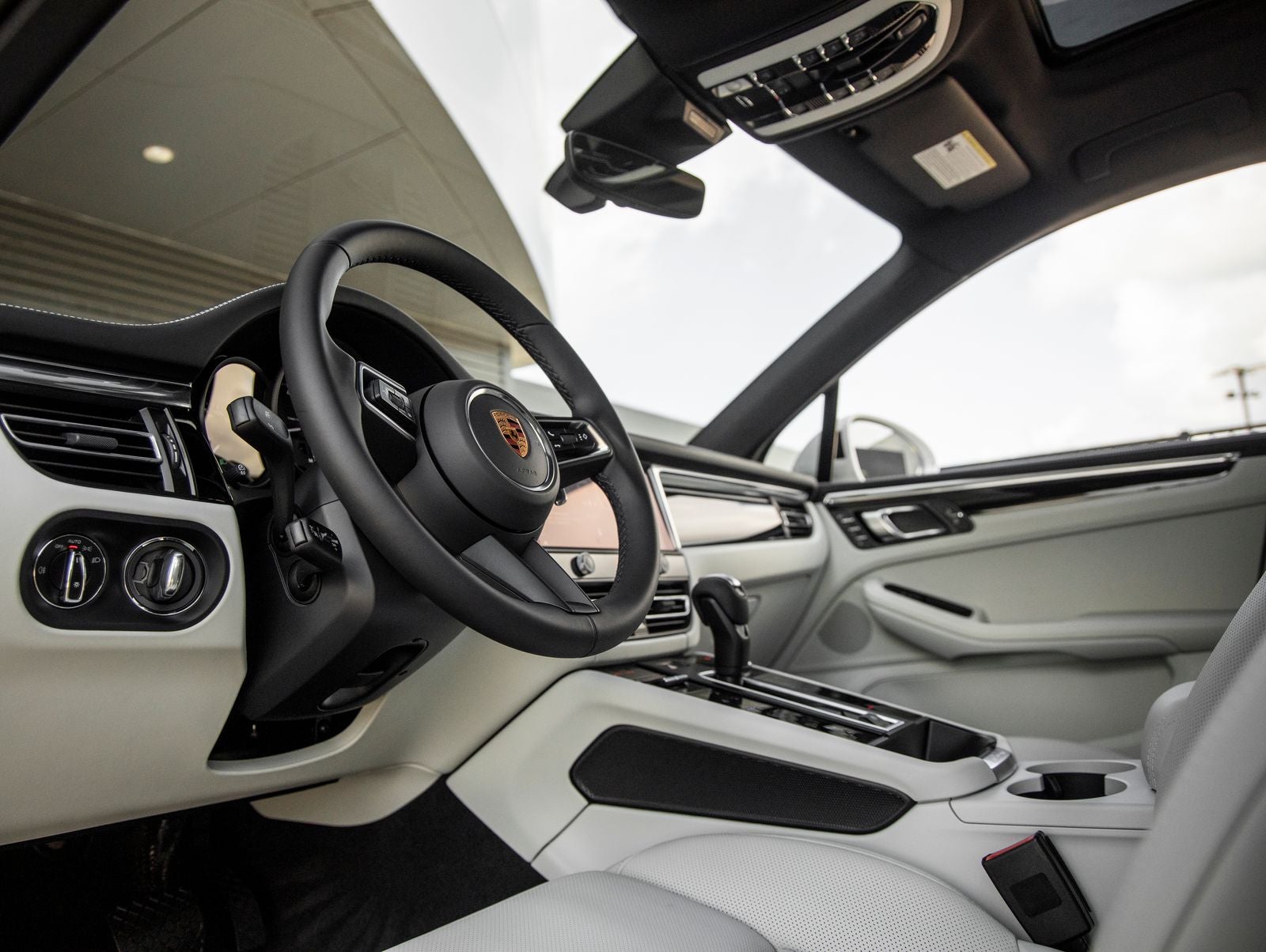 2026 Porsche Macan Macan
