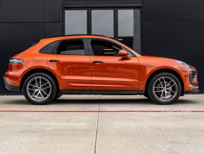 2022 Porsche Macan Macan