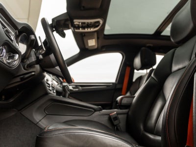 2022 Porsche Macan Macan