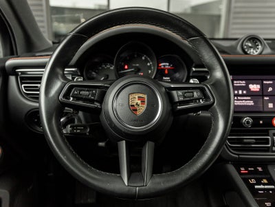 2022 Porsche Macan Macan