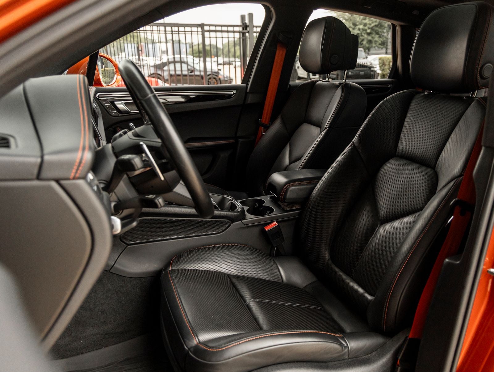 2022 Porsche Macan Macan
