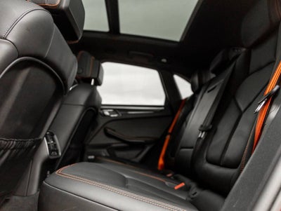 2022 Porsche Macan Macan