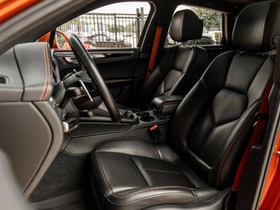 2022 Porsche Macan Macan