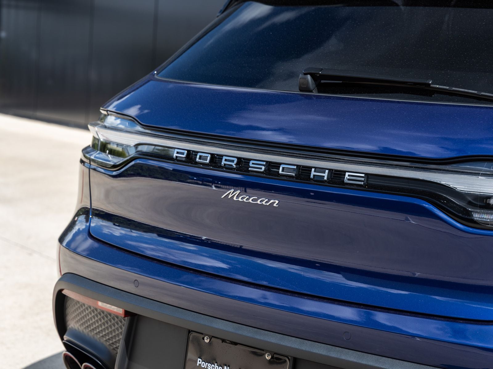 2025 Porsche Macan AWD