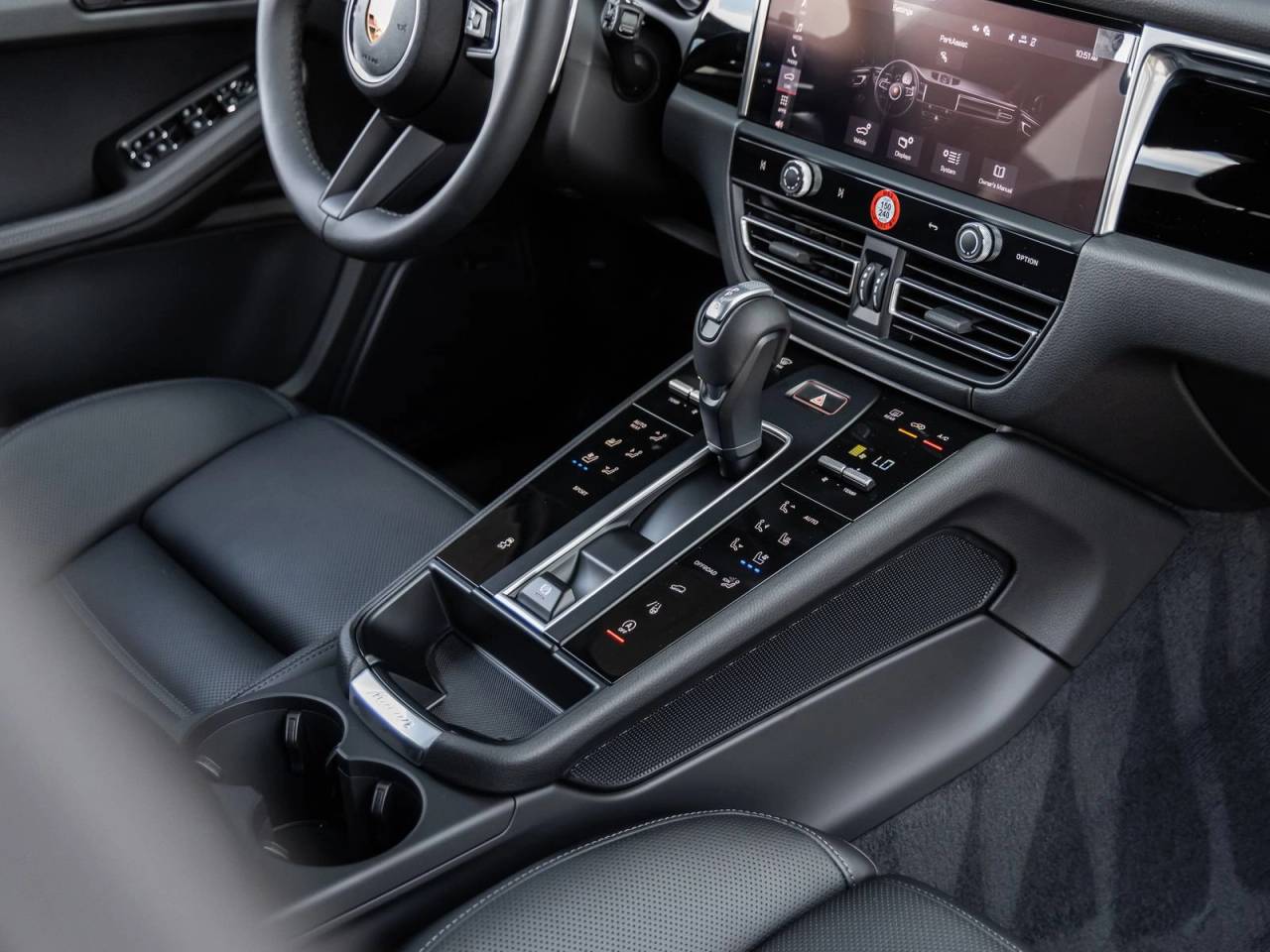 2025 Porsche Macan AWD