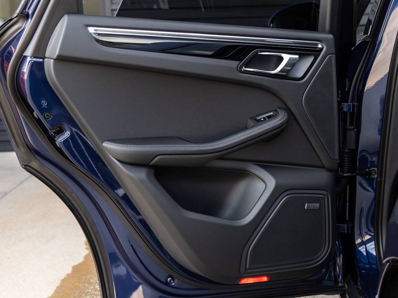 2025 Porsche Macan AWD