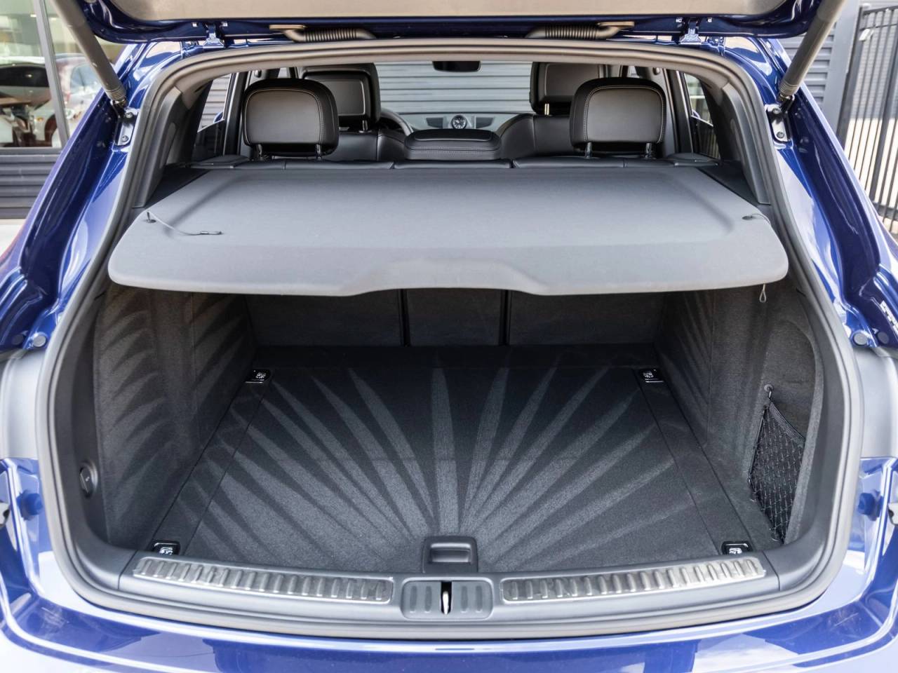 2025 Porsche Macan AWD