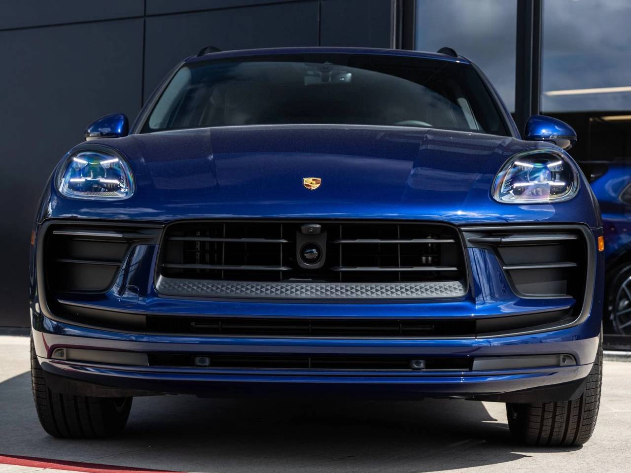 2025 Porsche Macan AWD