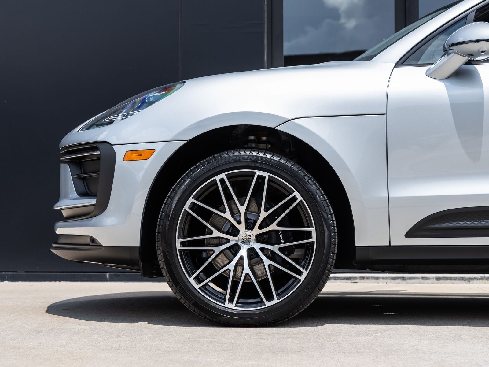 2026 Porsche Macan AWD