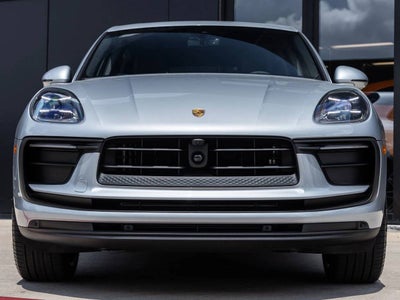 2026 Porsche Macan AWD