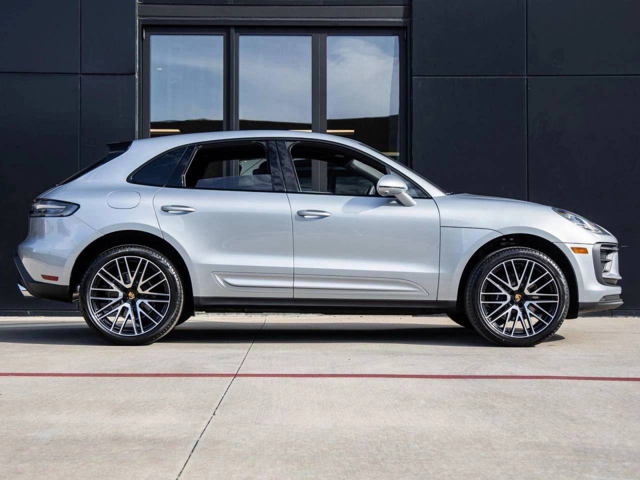 2026 Porsche Macan Macan