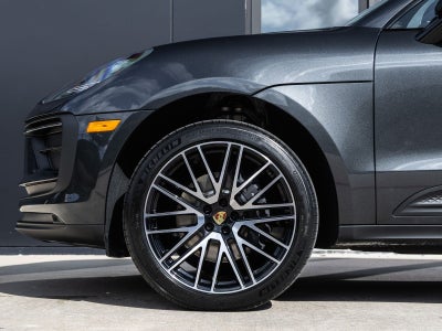 2026 Porsche Macan AWD
