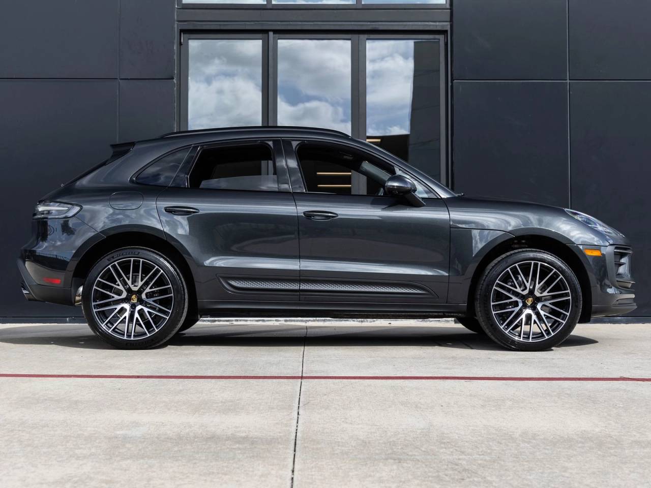 2026 Porsche Macan AWD