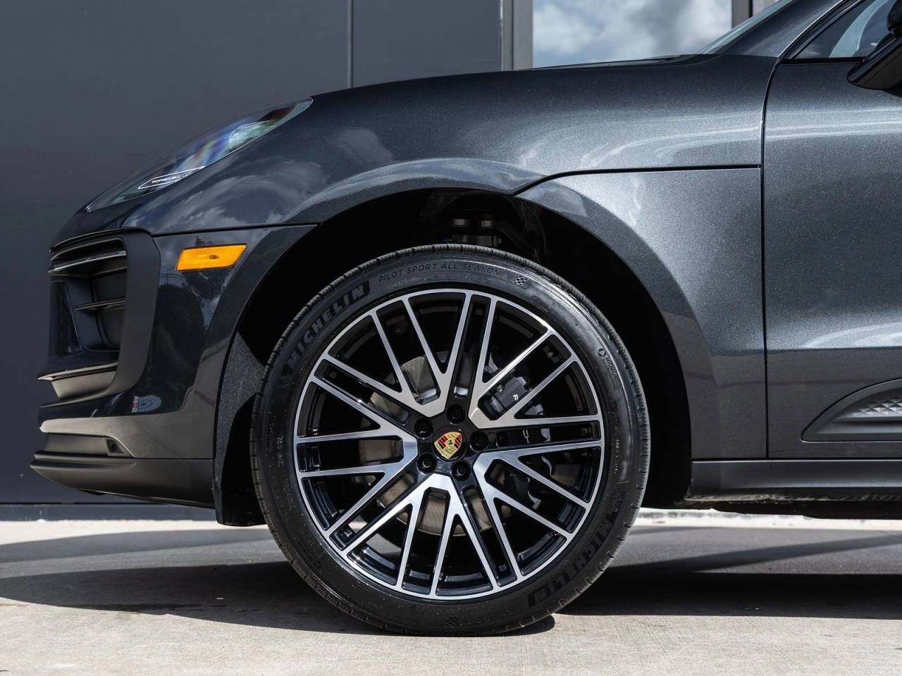 2026 Porsche Macan AWD