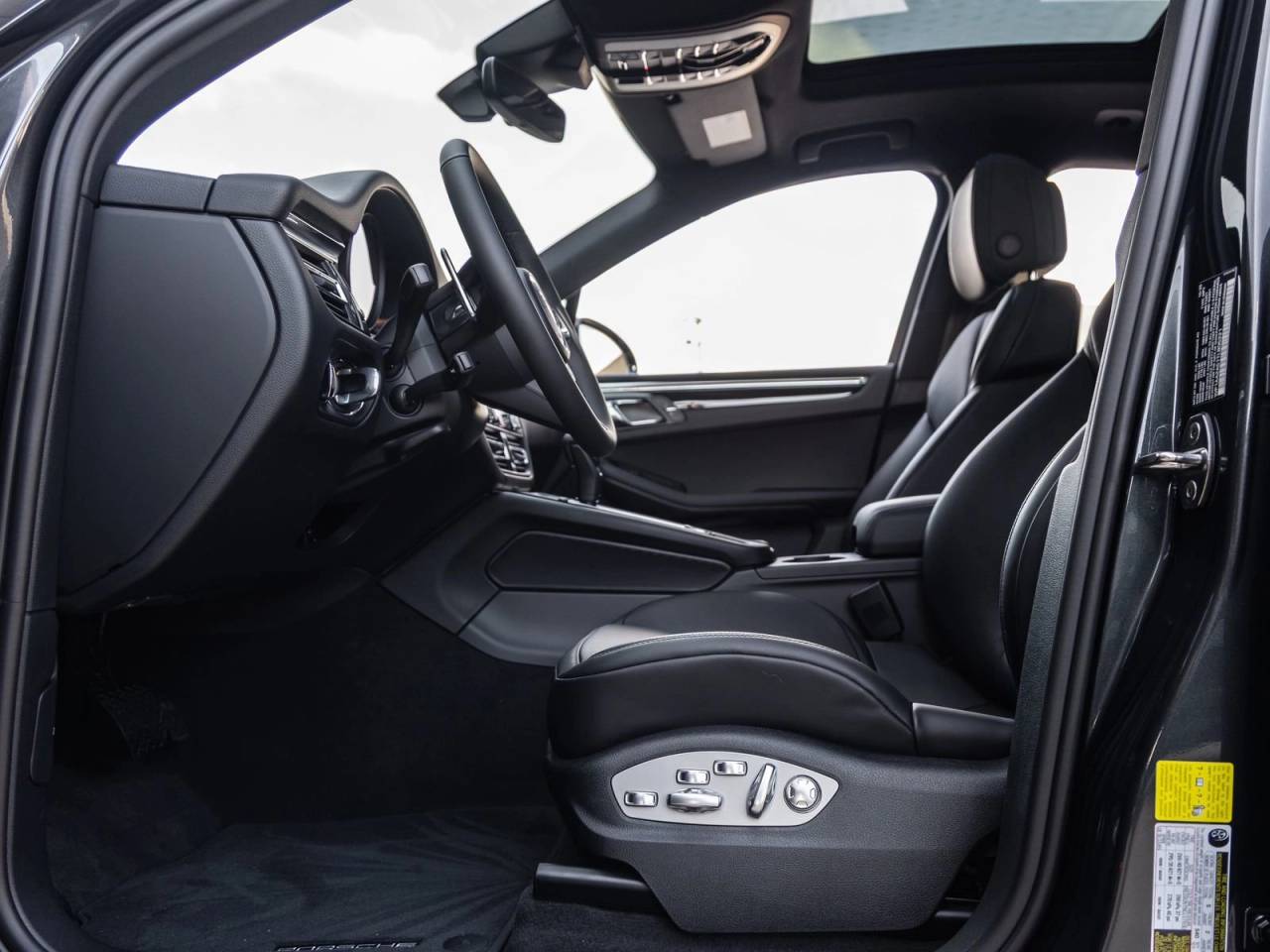 2026 Porsche Macan AWD