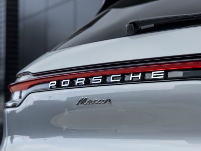 2026 Porsche Macan Macan