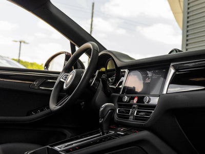 2026 Porsche Macan AWD