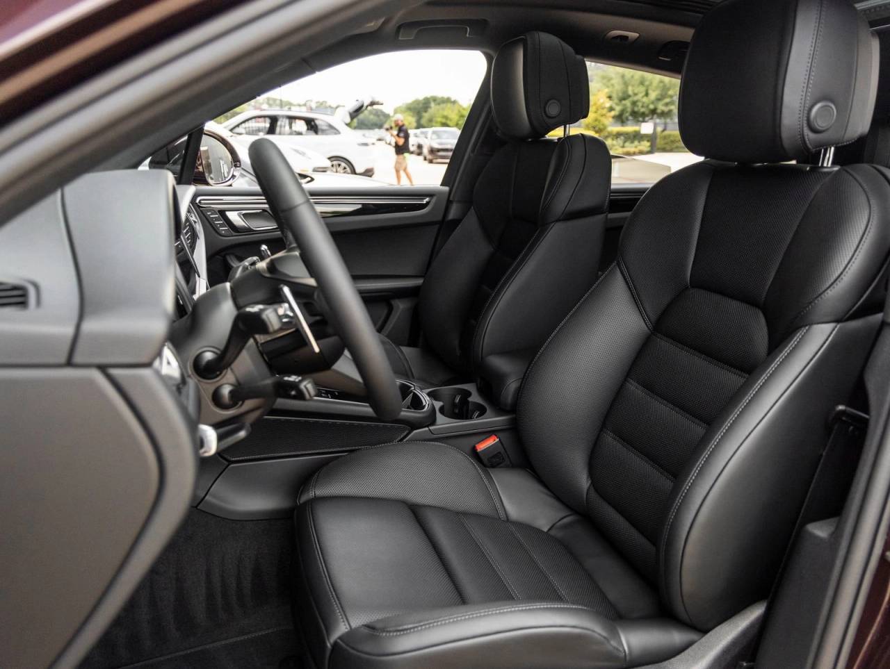 2026 Porsche Macan AWD