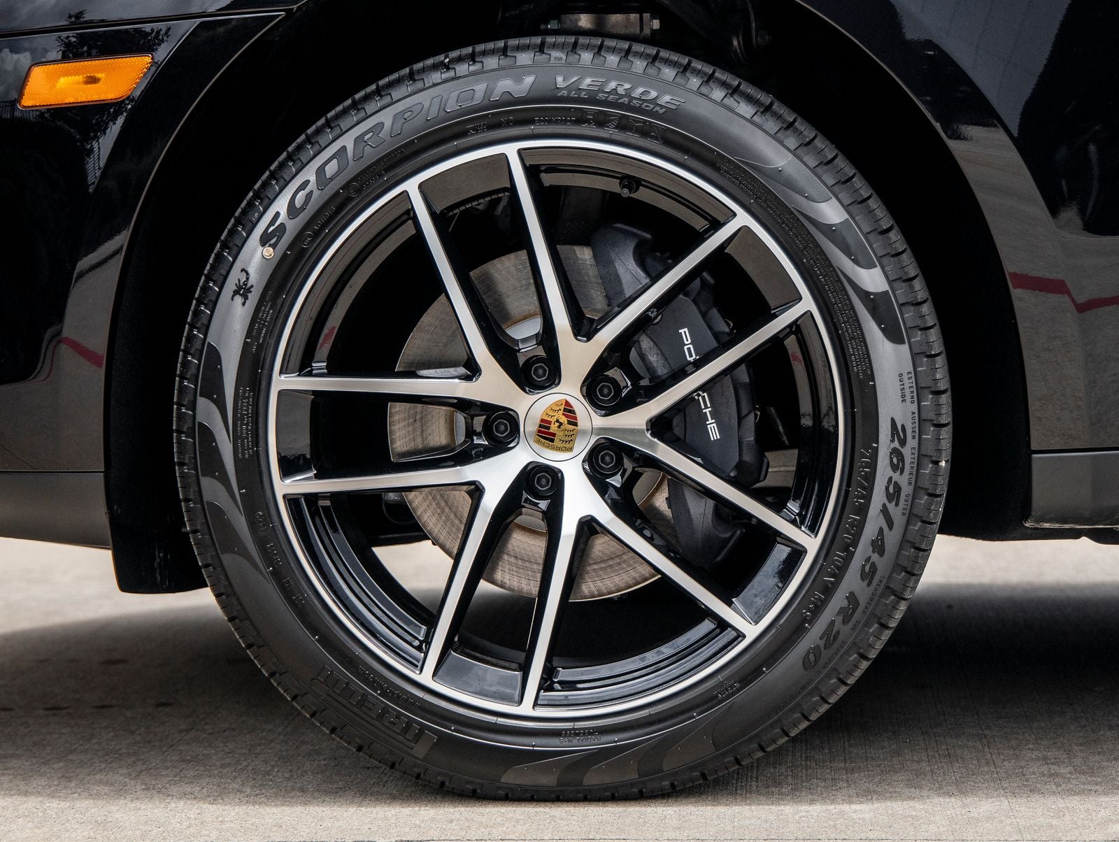 2026 Porsche Macan AWD