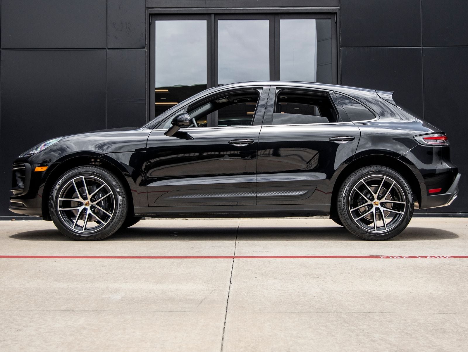 2026 Porsche Macan AWD