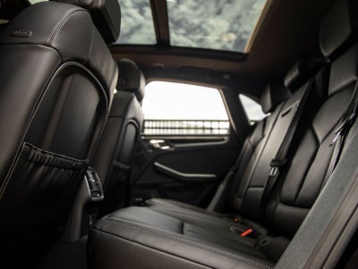 2026 Porsche Macan AWD