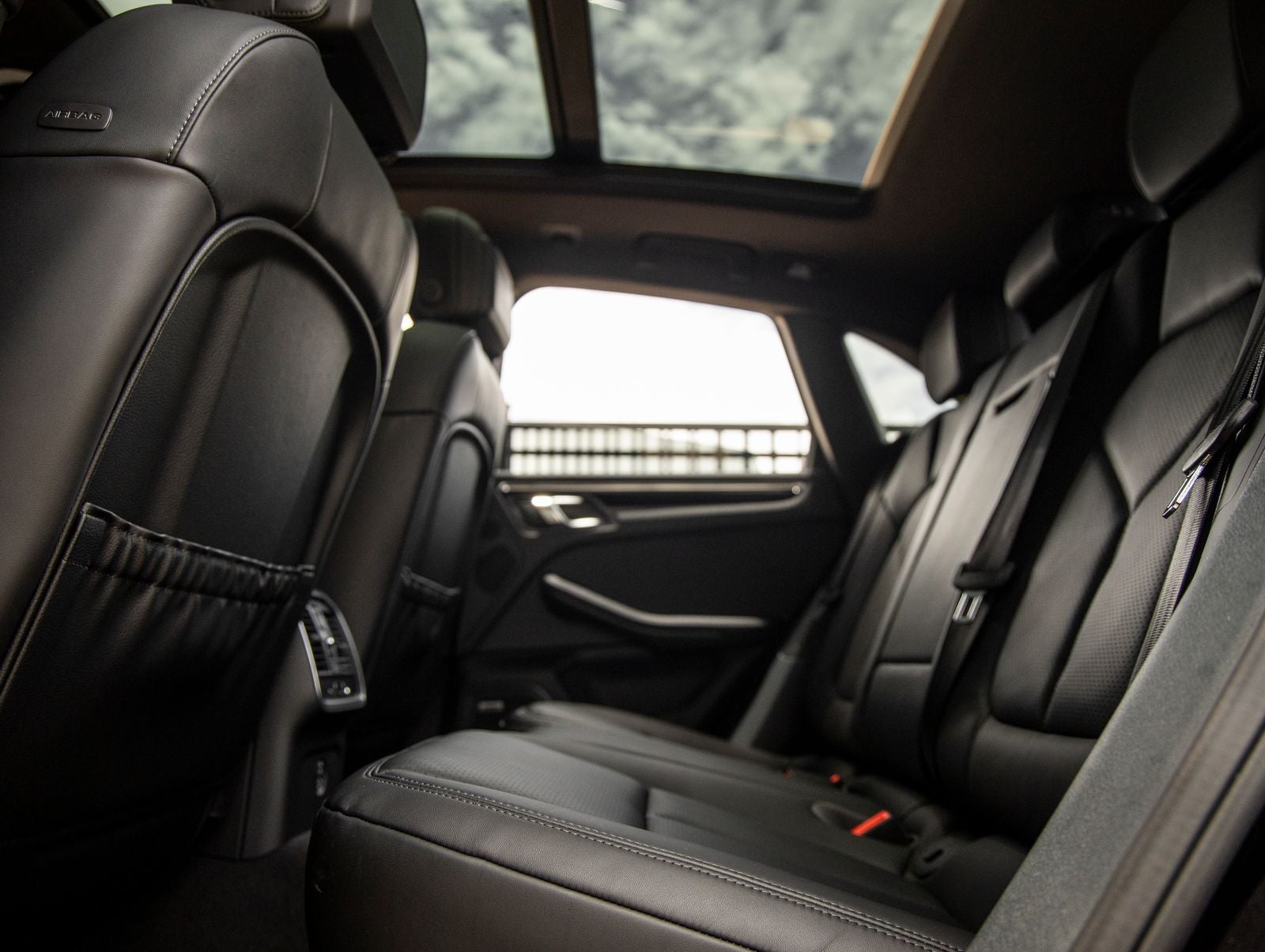 2026 Porsche Macan AWD