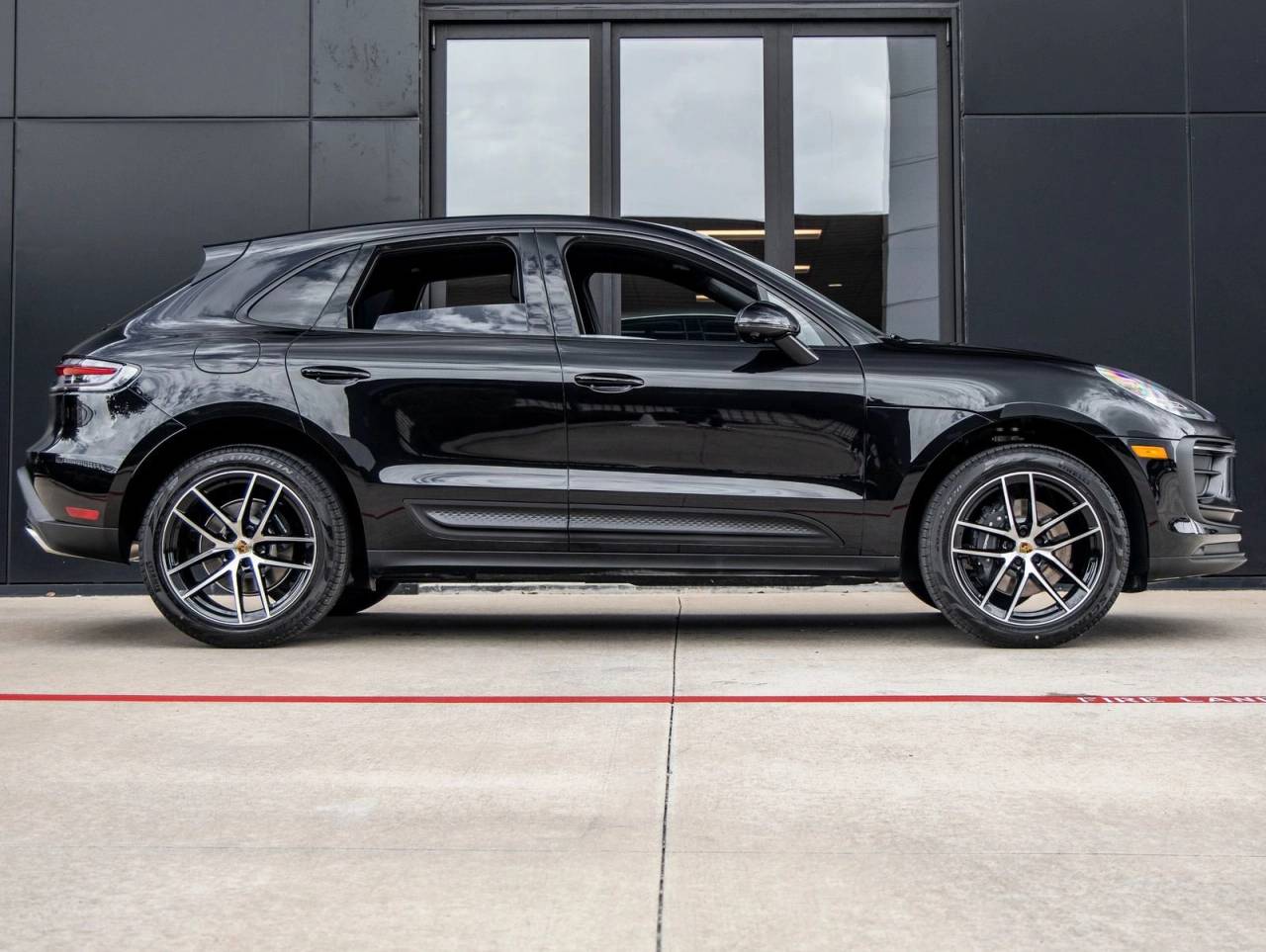 2026 Porsche Macan AWD