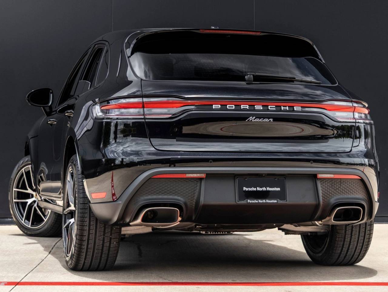 2026 Porsche Macan AWD
