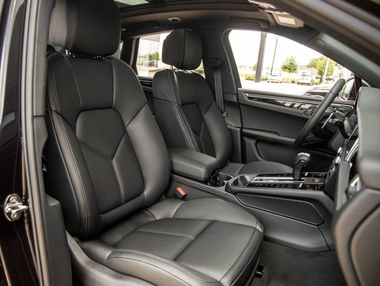 2026 Porsche Macan AWD