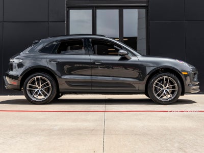 2026 Porsche Macan Macan