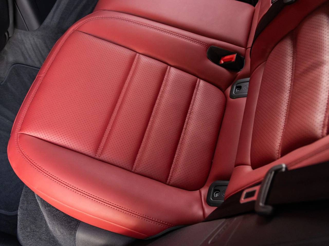 2026 Porsche Macan Macan T