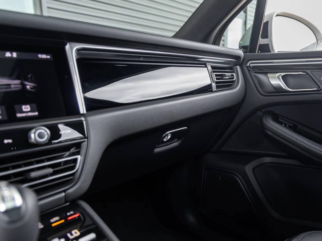 2026 Porsche Macan Macan T
