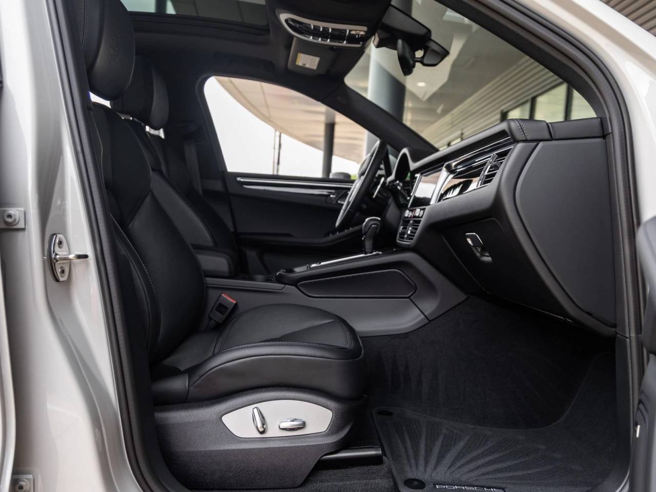 2026 Porsche Macan Macan T